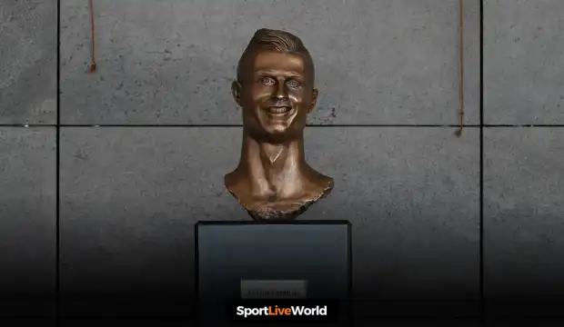Cristiano Ronaldo Statue portugal